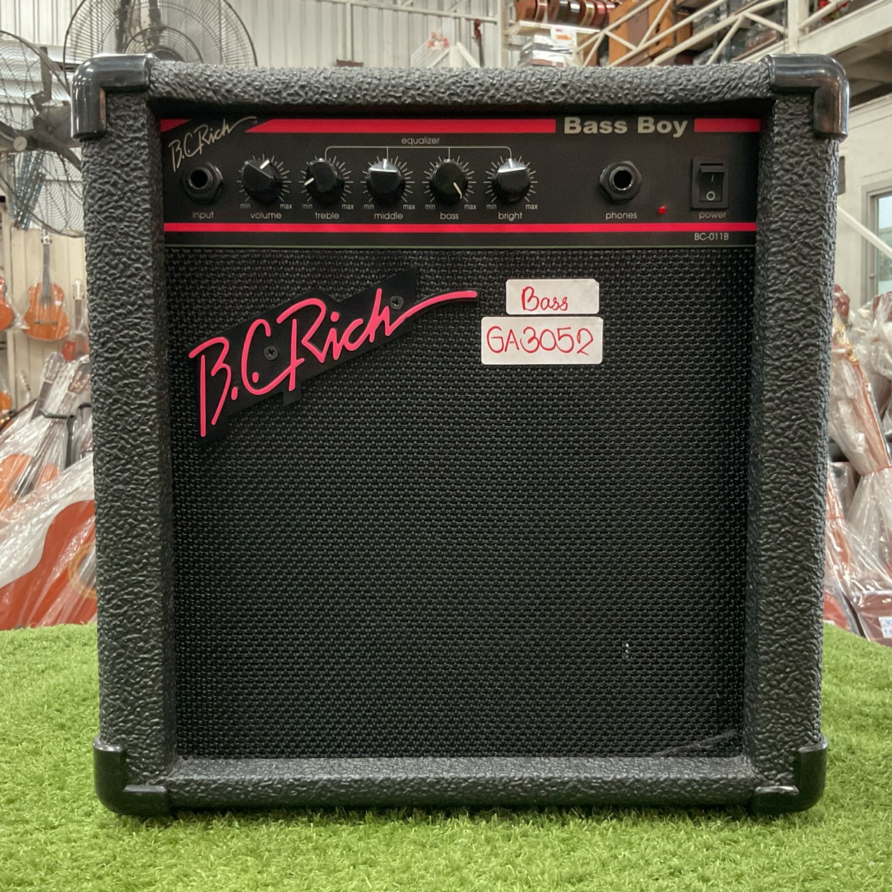 แอมป์เบส B.C.Rich : Bass Boy