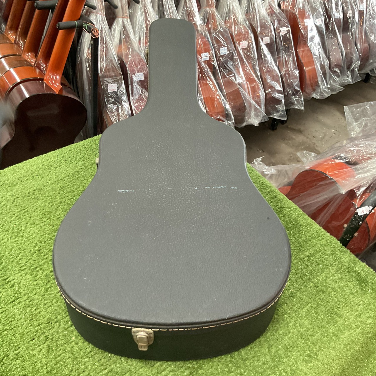 กล่องเคสกีต้าร์โปร่ง