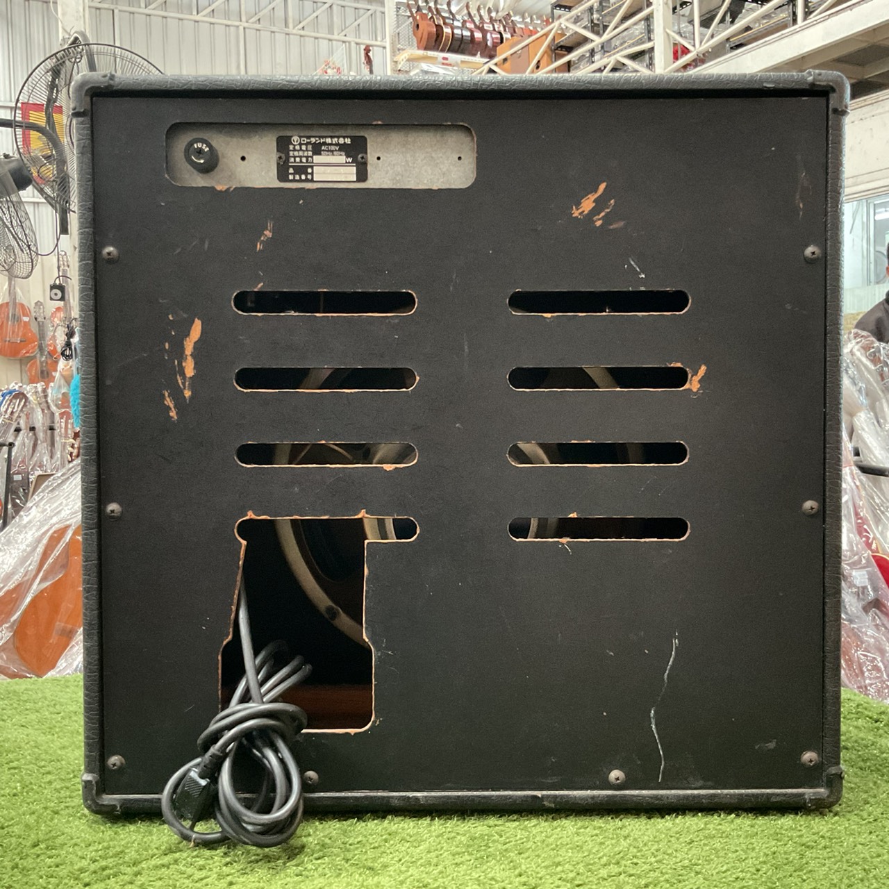 แอมป์กีต้าร์ Roland : GA-40 สินค้าไม่พร้อมใช้งาน (ต้องซ่อม)