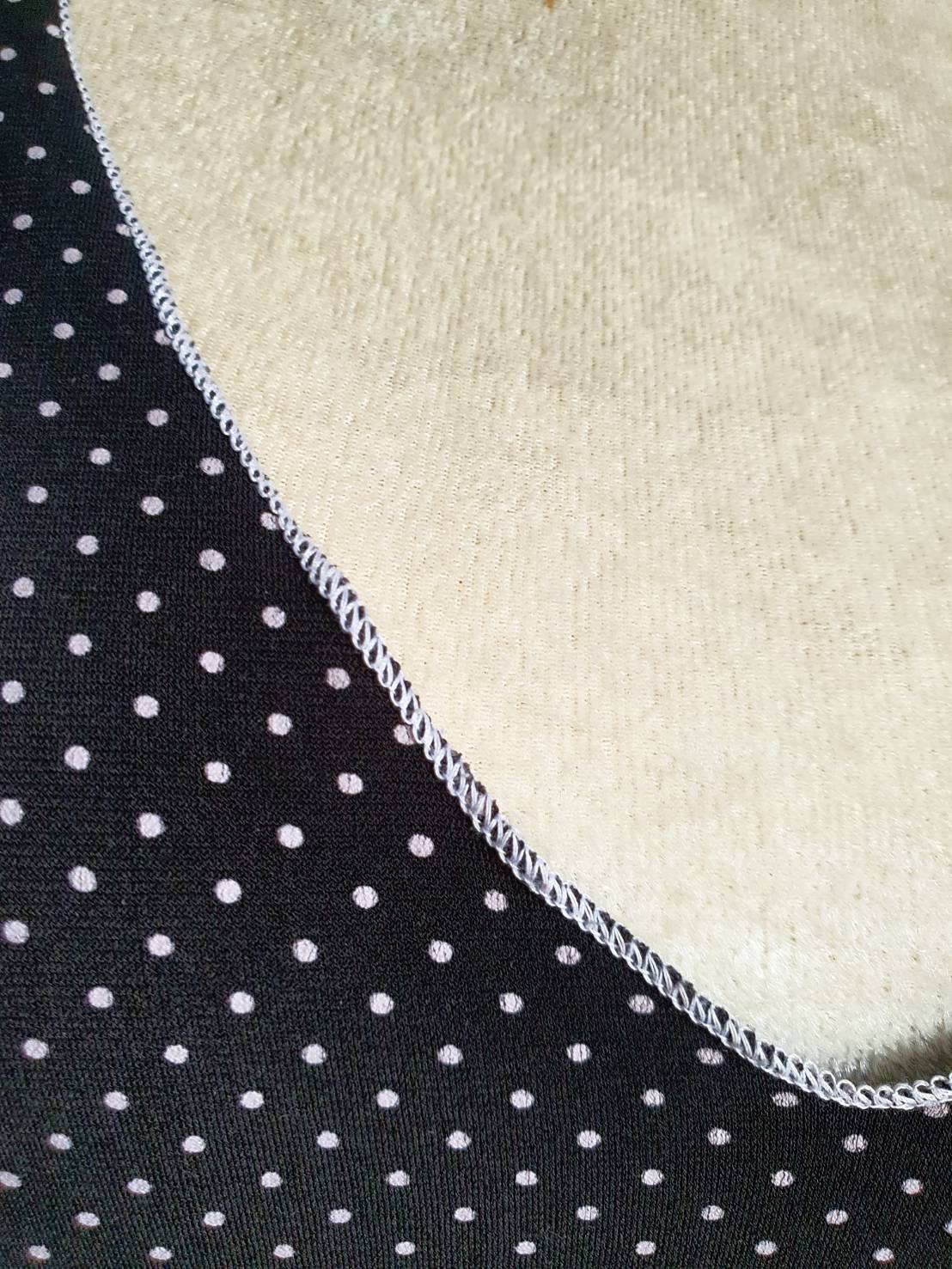 FF05343 เสื้อผ้ามือสอง สีดำลายจุด แบรนด์ SUSAN LAWRENCE อก 50-56 นิ้ว