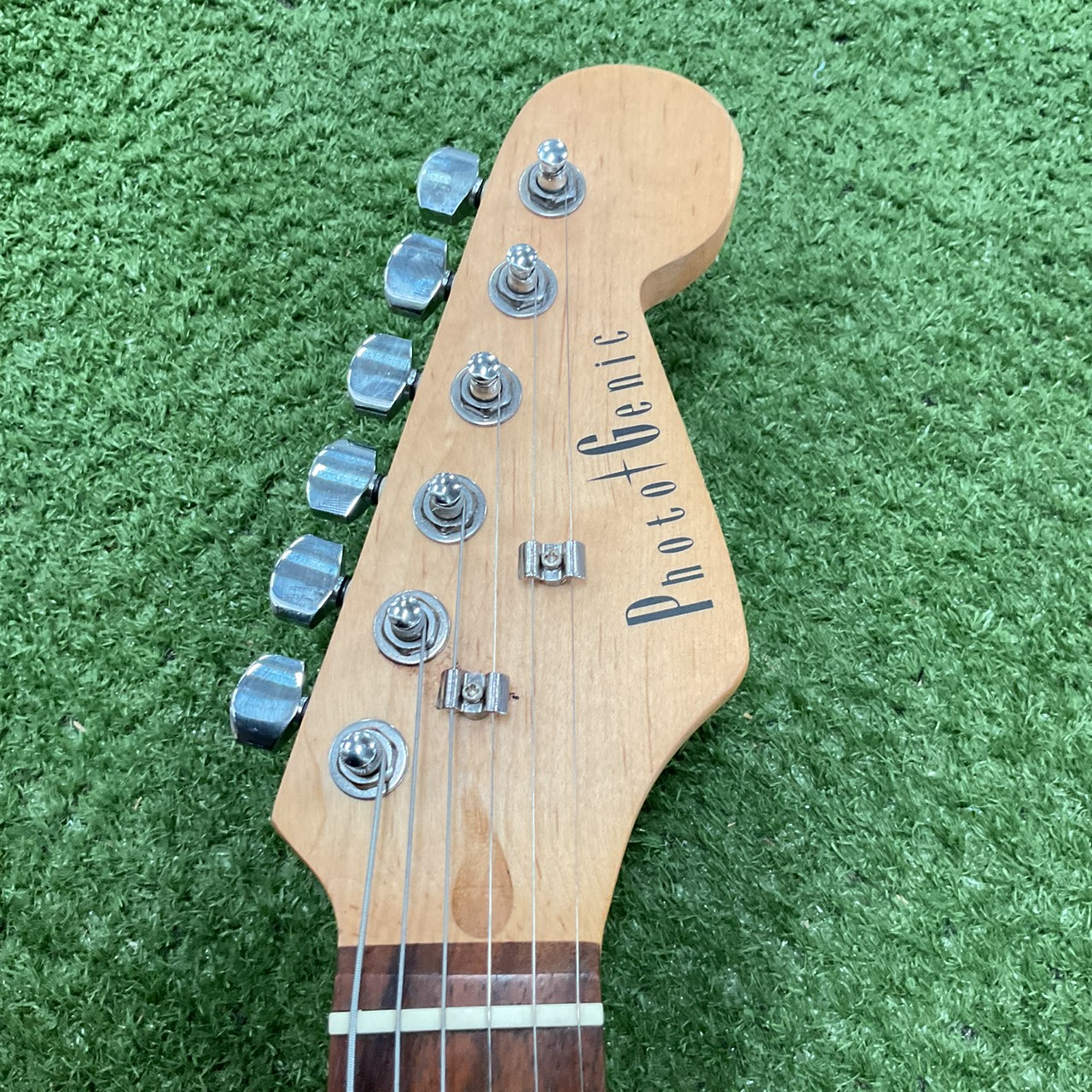 กีต้าร์ไฟฟ้า PhotoGenic