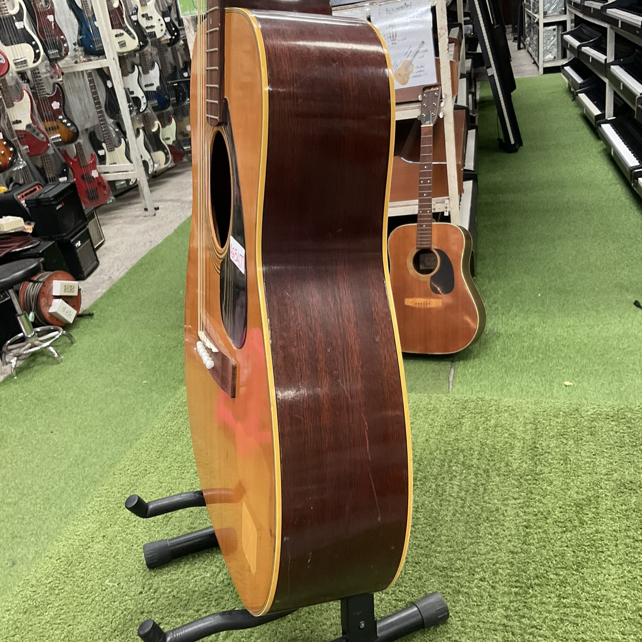 กีต้าร์โปร่ง YAMAHA : FG-200J