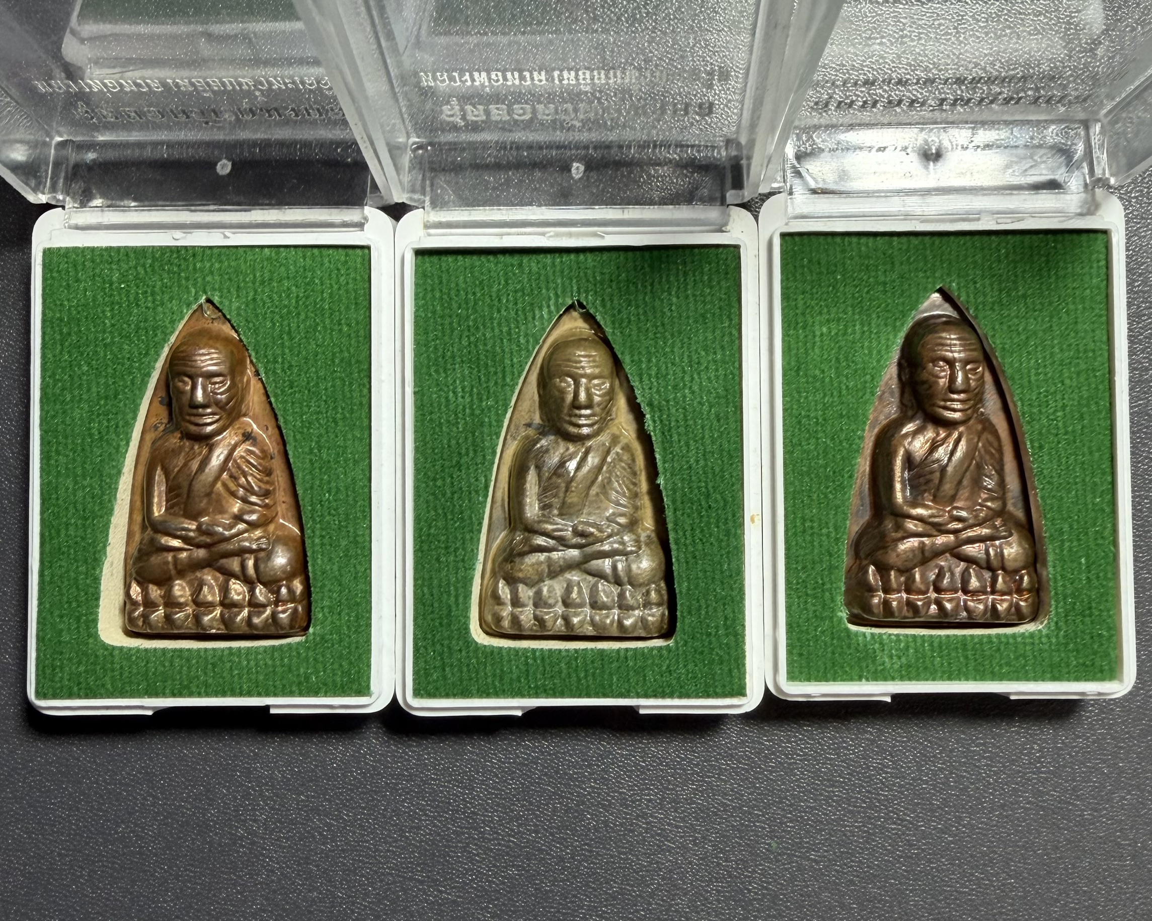 หลวงพ่อทวด (ชุดกรรมการ) Luang Pu Thuad. (Kammakan Set) SKU-02661