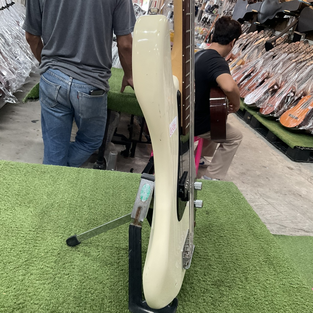 กีต้าร์เบส Edgar