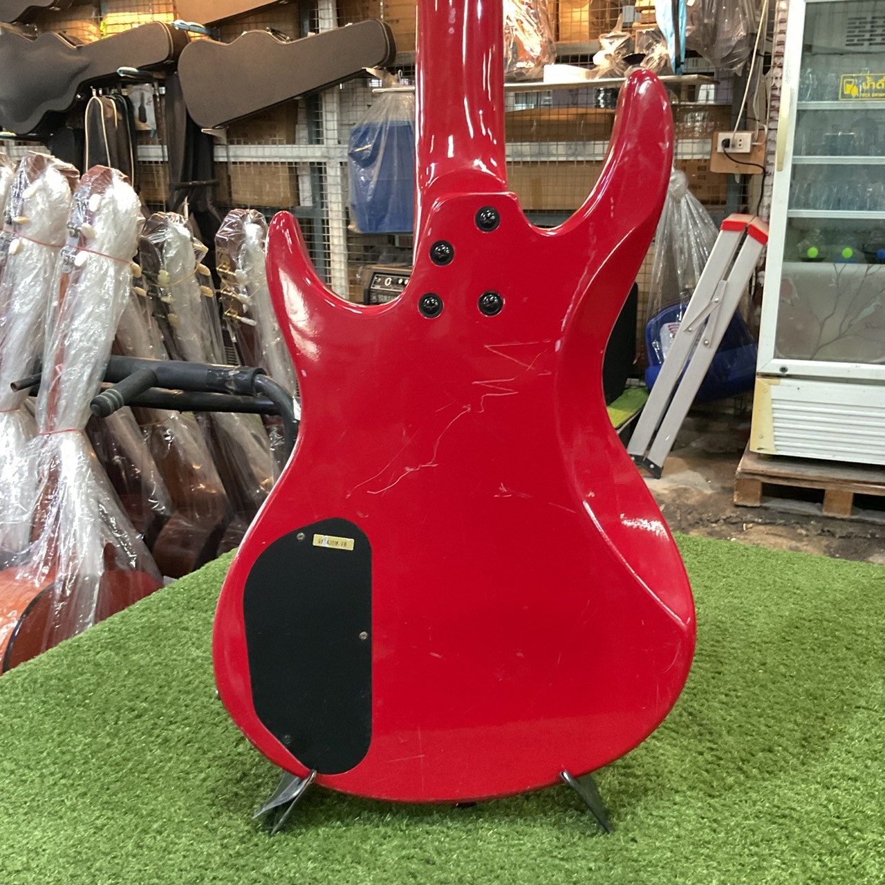 กีต้าร์เบส Aria Pro II : VANGUARD