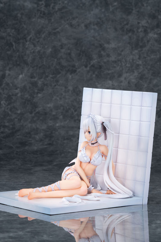 White Haired Luna-chan Illustrated by Kasu Komeshiro 1/6 Complete Figure(Pre-order)