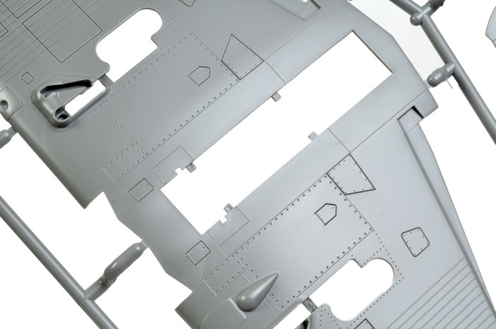 โมเดลเครื่องบิน Great Wall Hobby 1/48 L4807 WWII Douglas TBD-1 "Devastator" - VT-8 at Midway