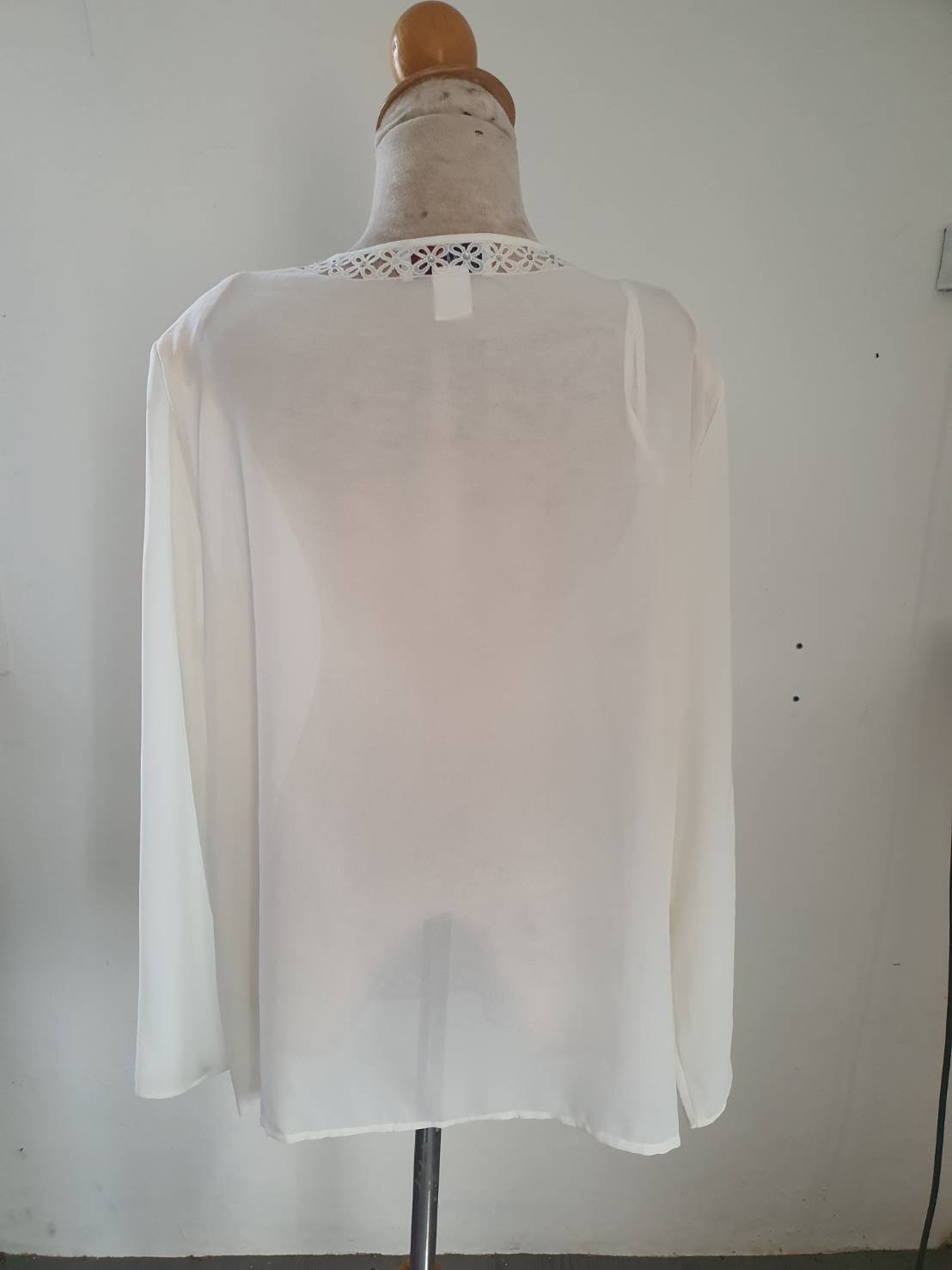 FF05774 เเสื้อคลุม ชีฟอง สีขาว มือสอง BEDFORD FAIR อก free-48 นิ้ว
