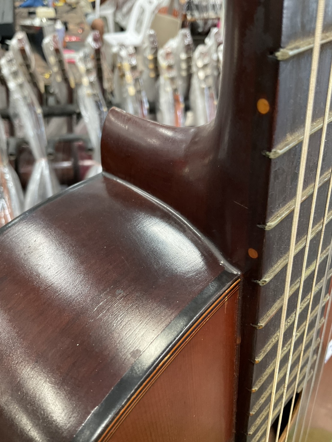 กีต้าร์คลาสสิค ยี่ห้อตามภาพ