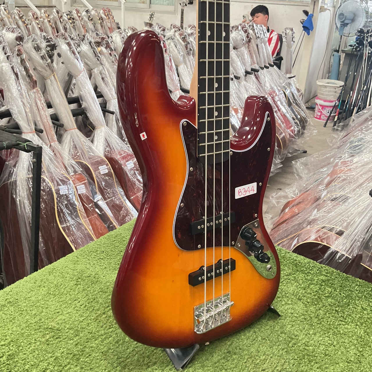 กีต้าร์เบส PHOTOGENIC