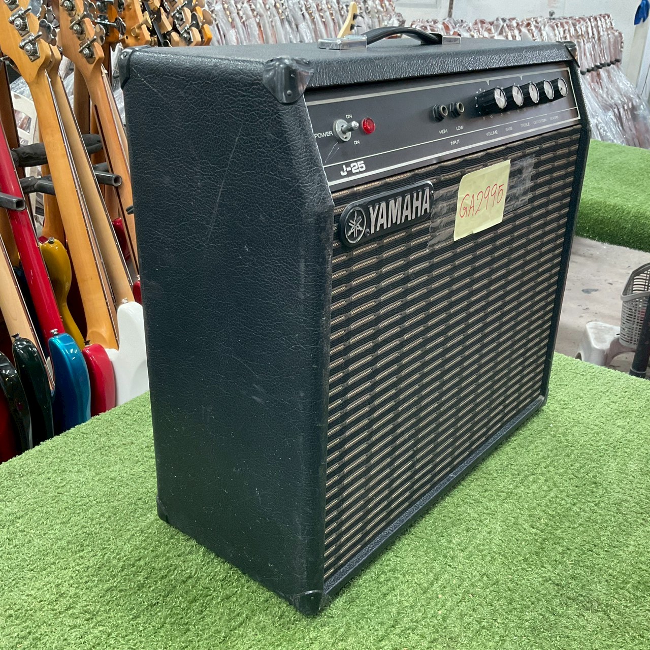 แอมป์กีต้าร์ YAMAHA : J-25