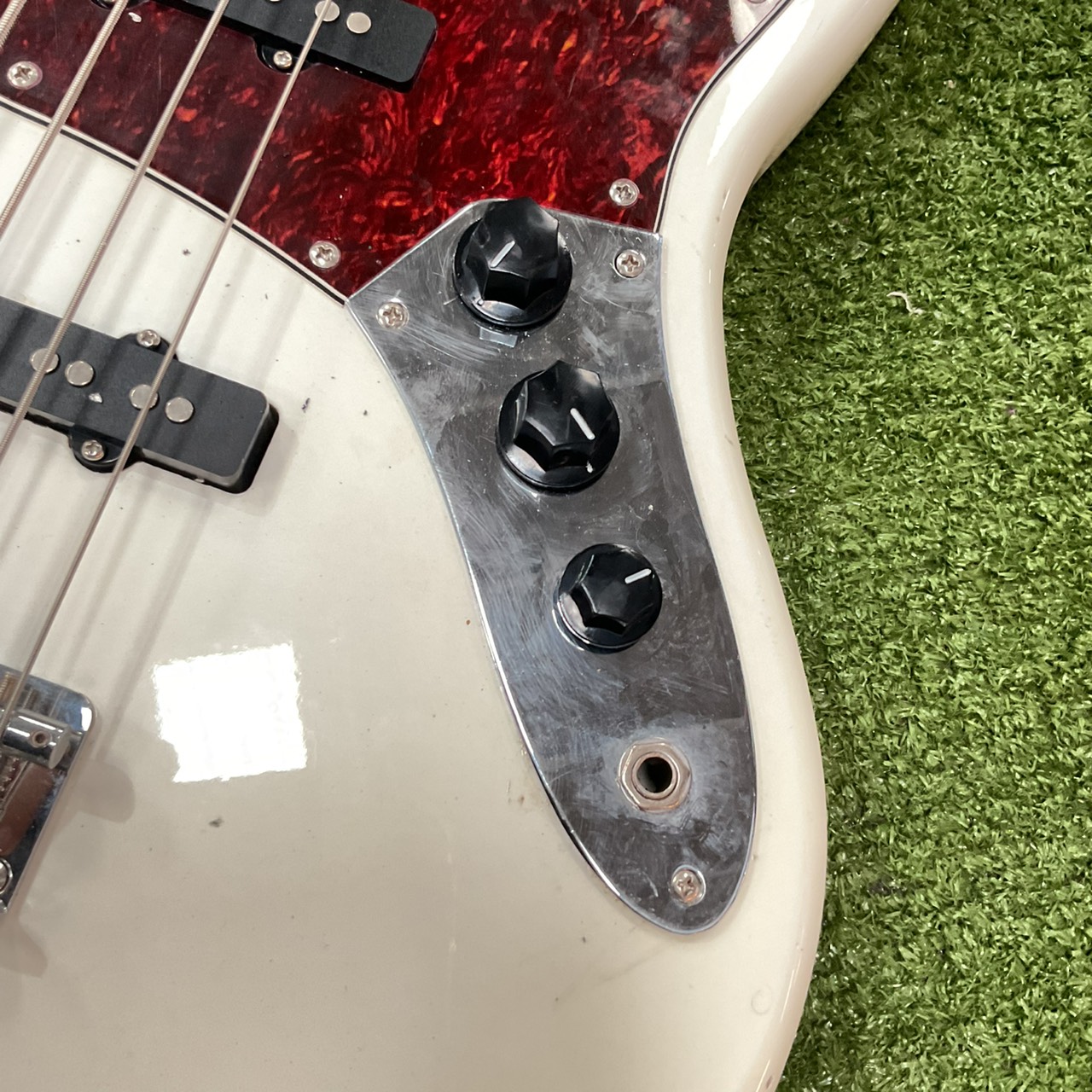 กีต้าร์เบส Mavis