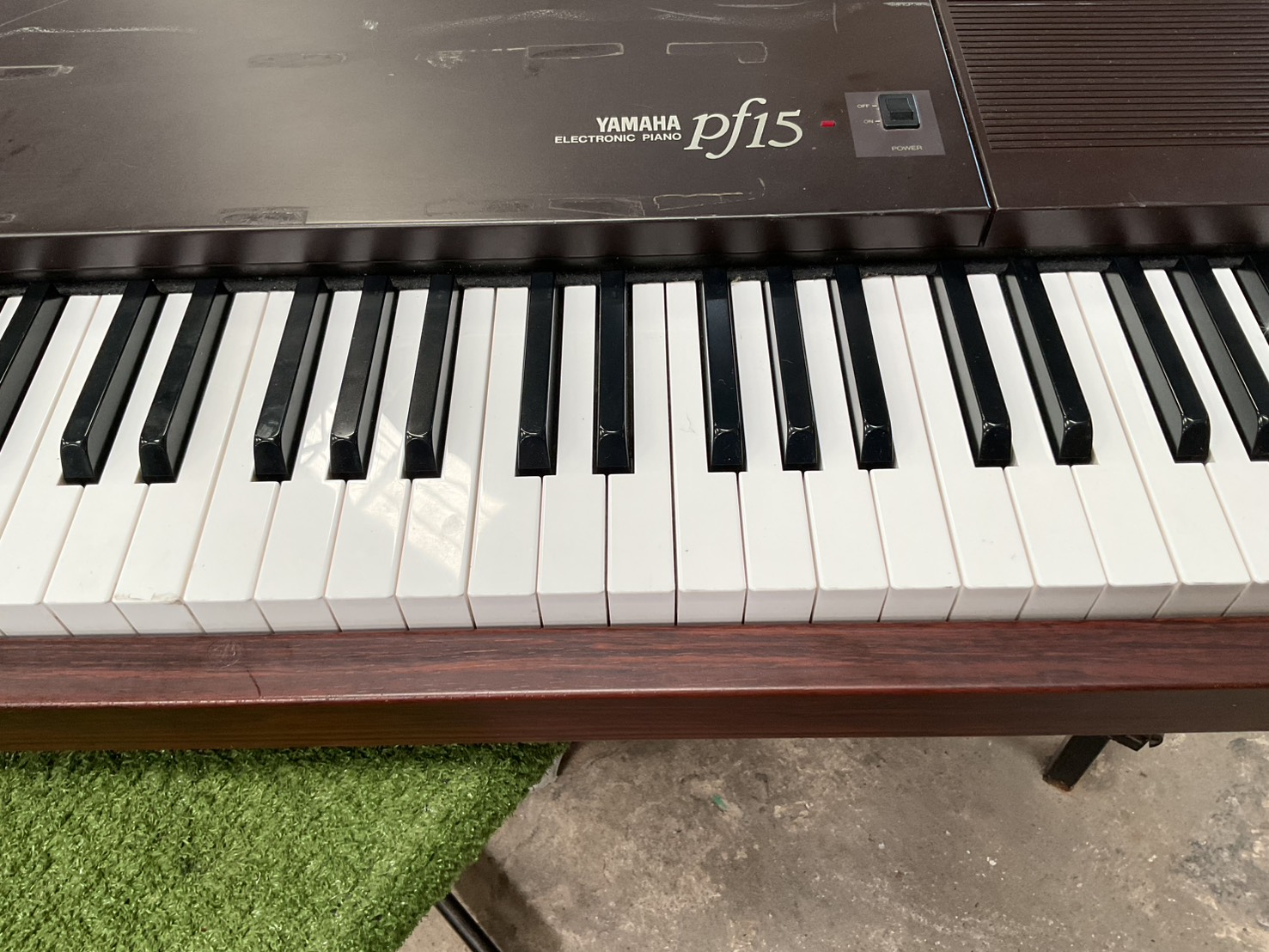 เปียโน YAMAHA : PF15