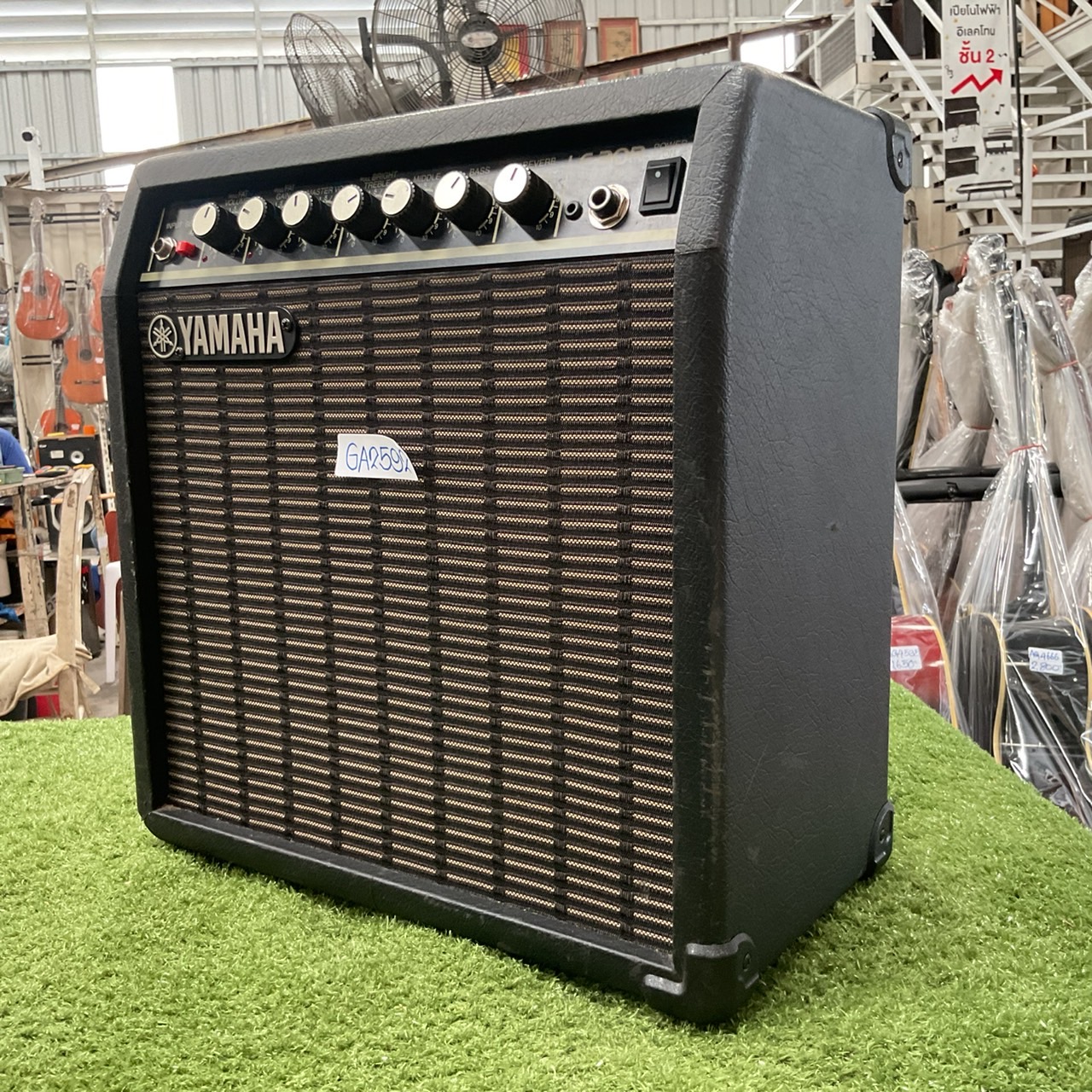 แอมป์กีต้าร์ YAMAHA : F-30R