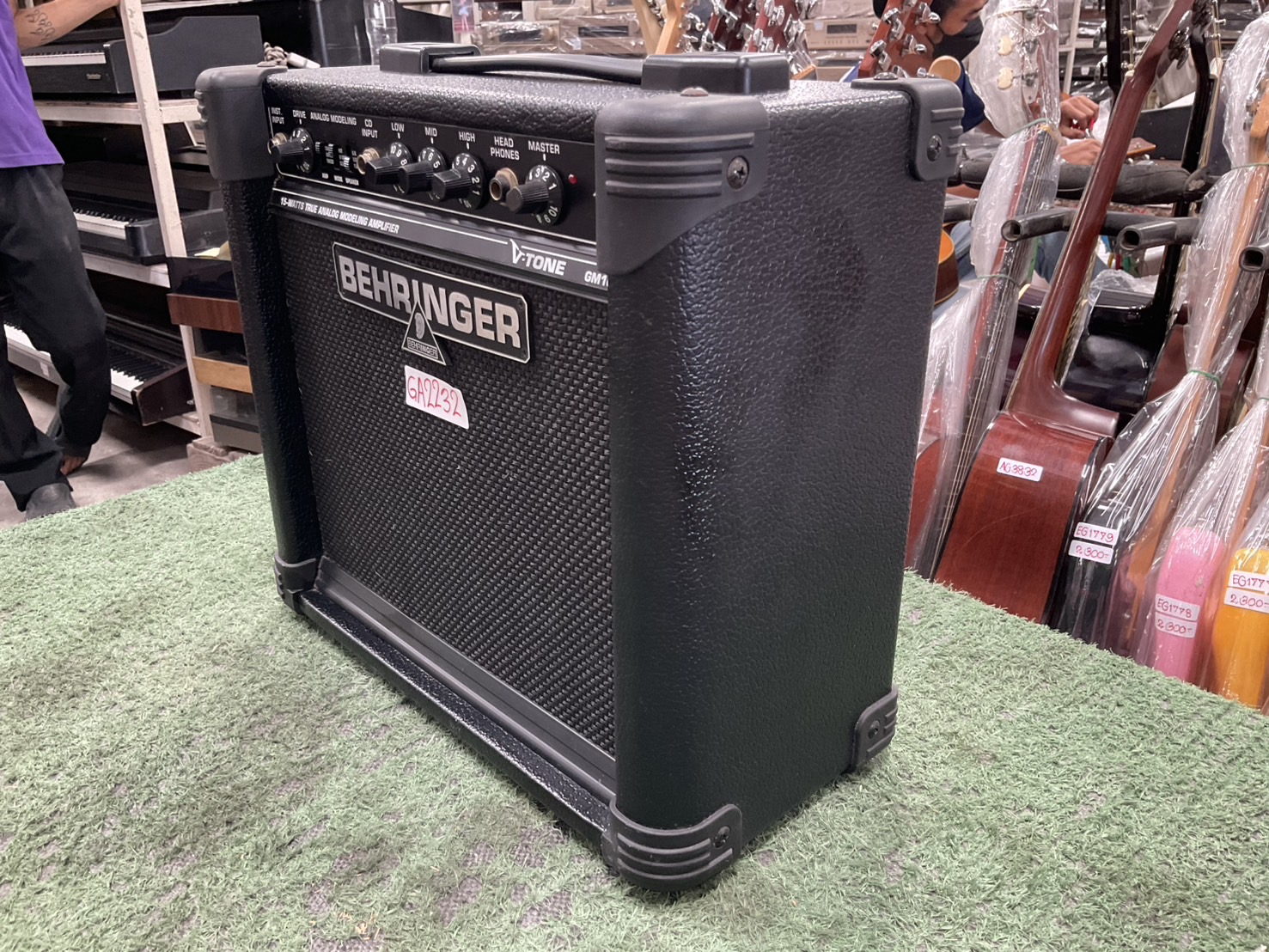 แอมป์กีตาร์ BEHRINGER : V-TONE GM108
