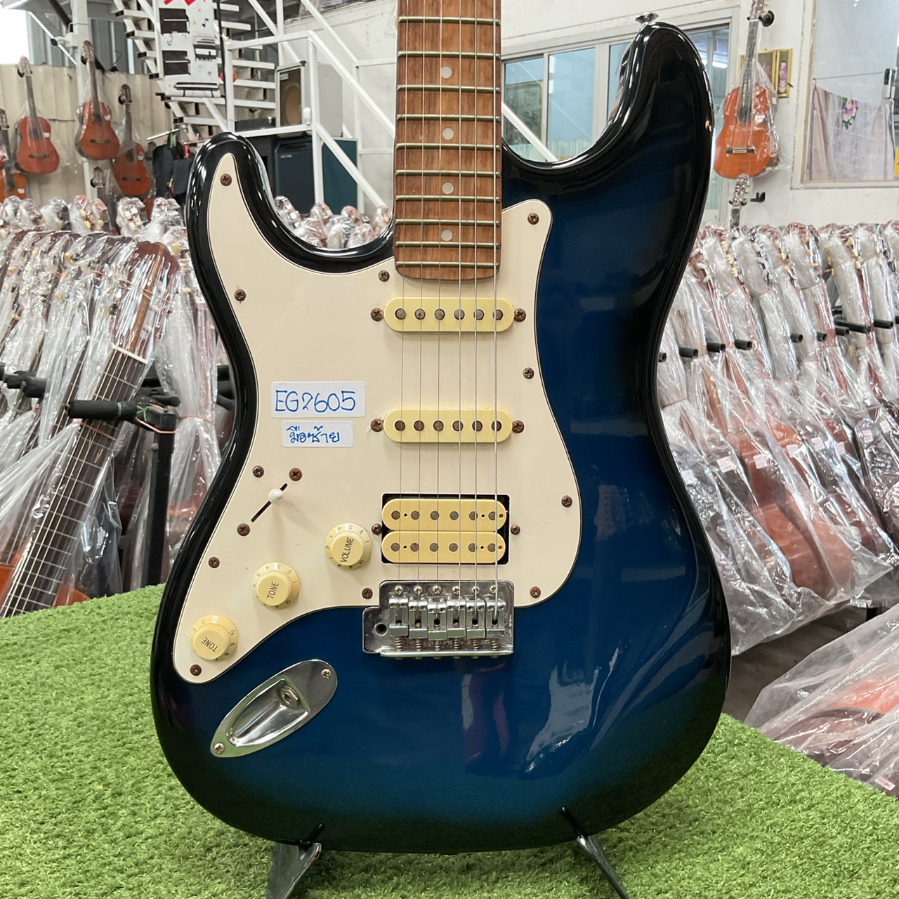 กีต้าร์ไฟฟ้า FORMESTAR (สำหรับมือซ้าย)