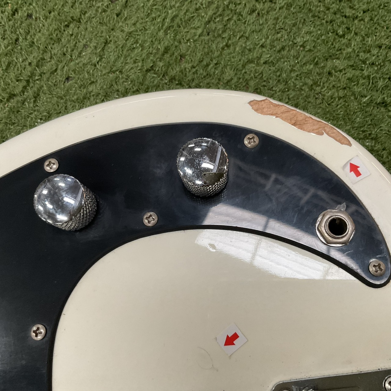 กีต้าร์เบส BUSKER'S