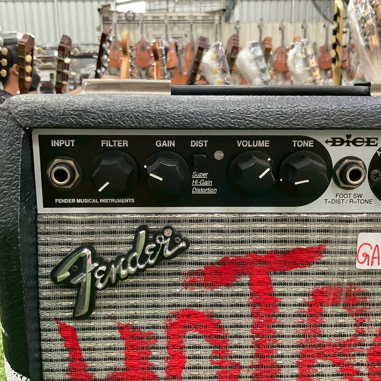 แอมป์กีต้าร์ Fender : DiCE