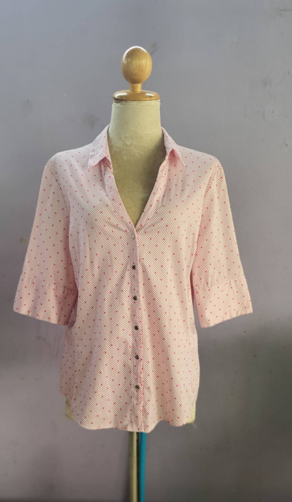 FF02562 เสื้อเชิ้ต ลายจุดชมพู มือสอง แบรนด์ 7 Avenue (New York & Company) อก free-40 นิ้ว