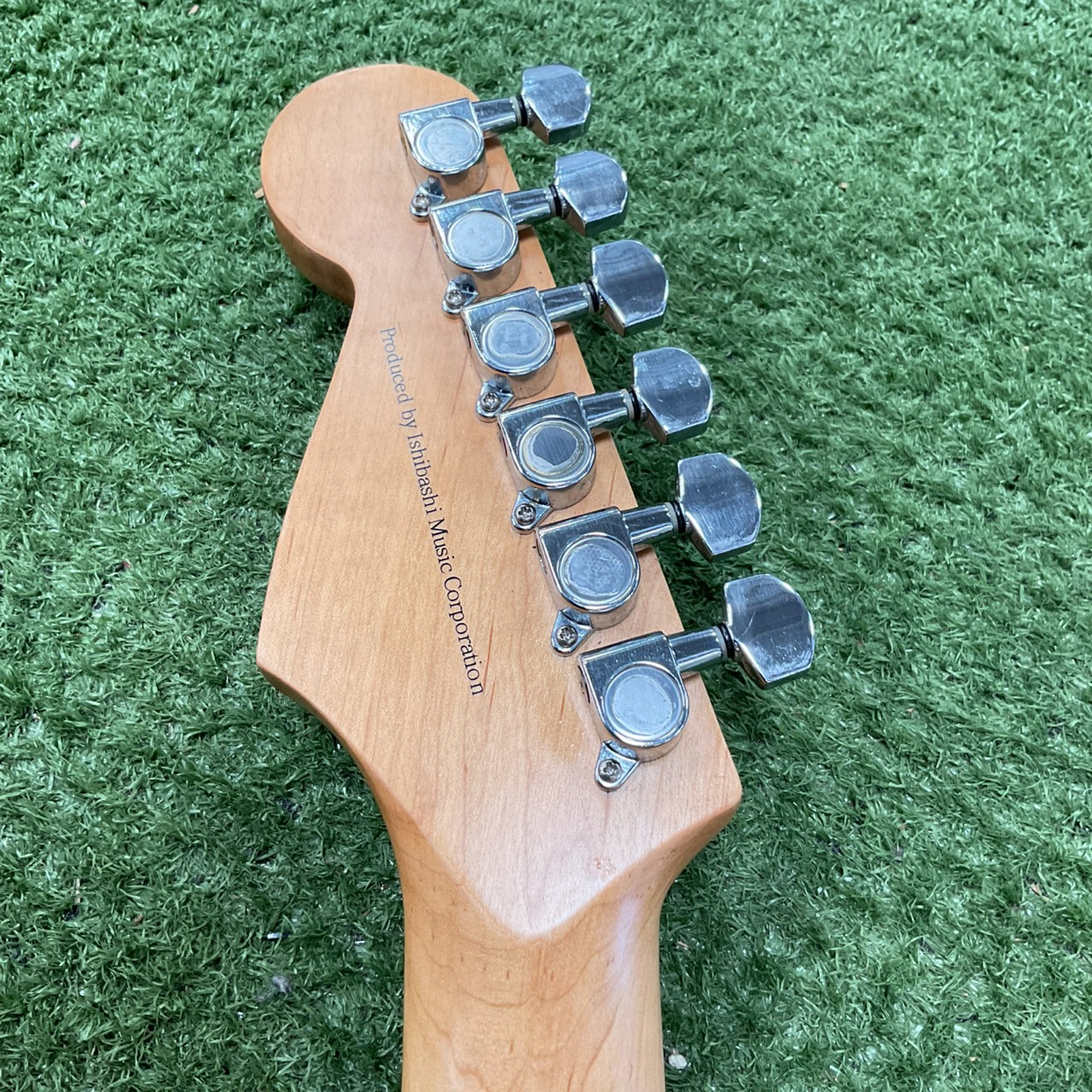 กีต้าร์ไฟฟ้า Mavis