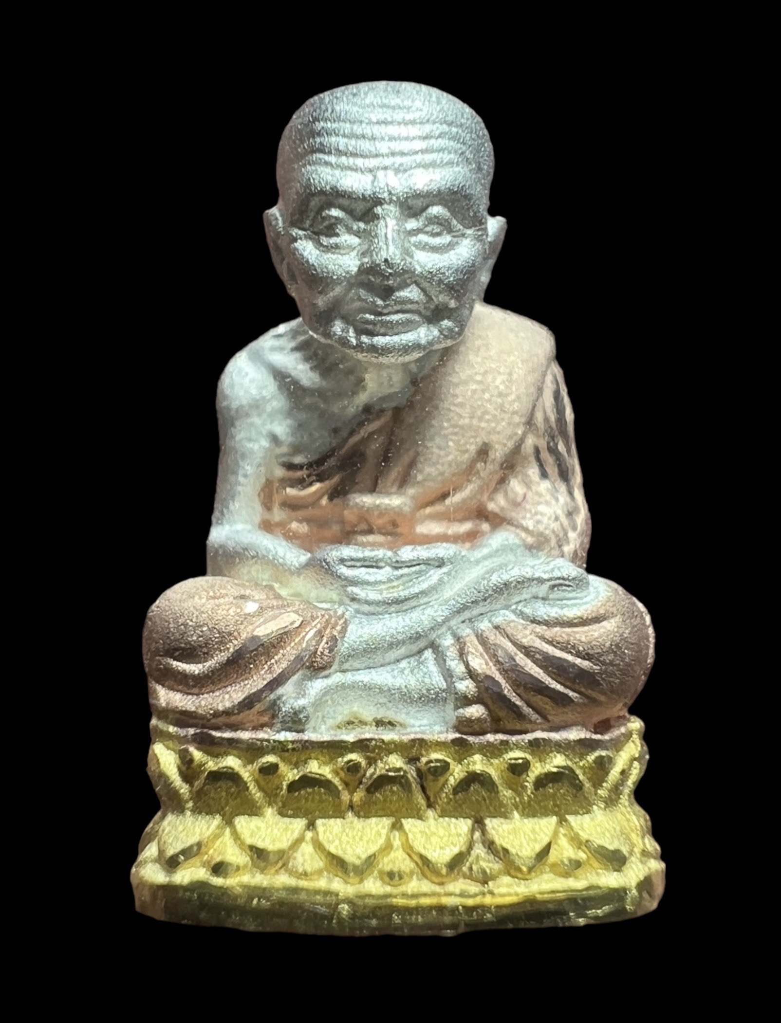 หลวงพ่อทวด ลอยองค์ 104 ปี (พิมพ์ใหญ่, เนื้อเงินขัดเงา ชุบสามกษัตริย์) Luang Pu Thuat Statue 104 Year (Big size, Silver-3kingdom color) SKU-02364