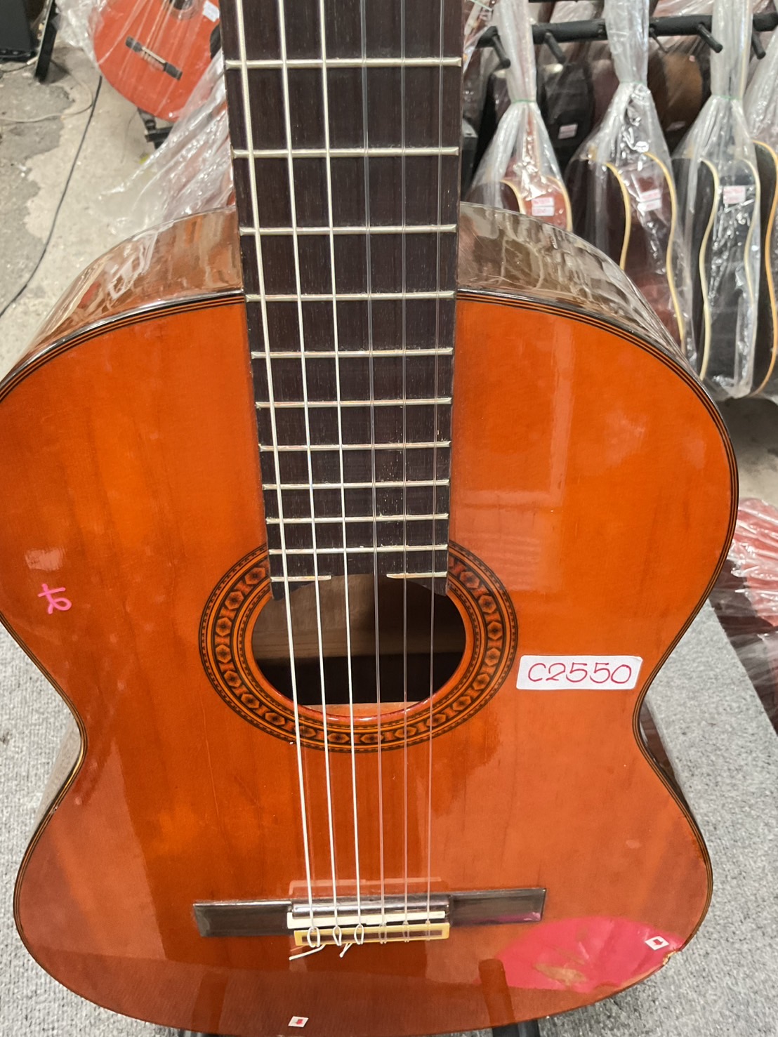กีต้าร์คลาสสิค YAMAHA : C-325