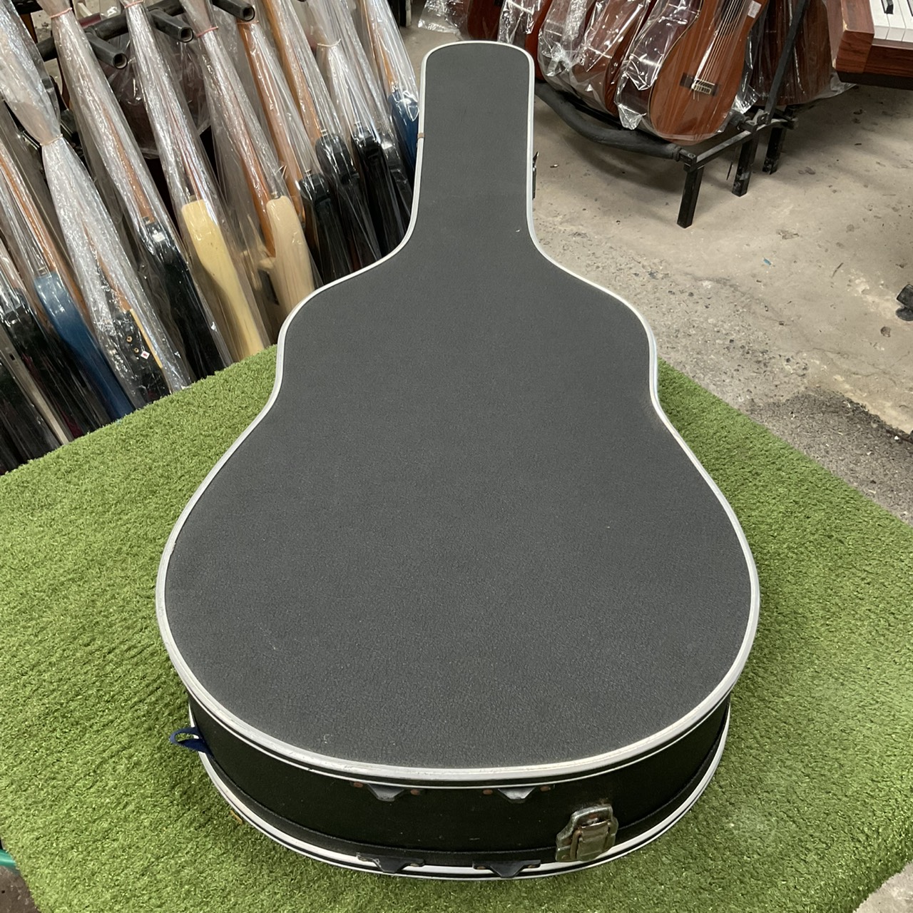 กล่องเคสกีต้าร์โปร่ง