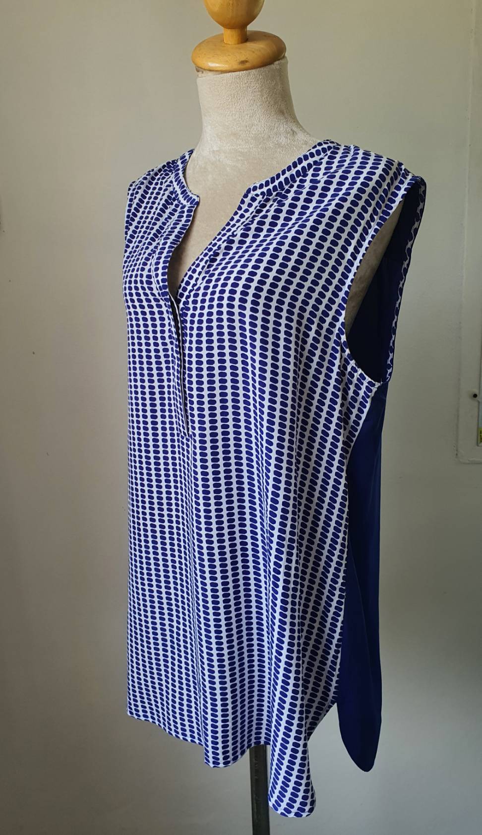 FF04423 เสื้อผ้ามือสอง แขนกุด สีน้ำเงิน แบรนด์ chico's อก 40 นิ้ว