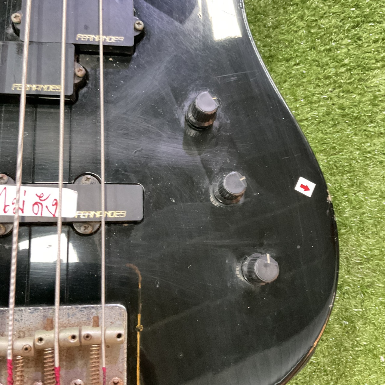 กีต้าร์เบส FERNANDES