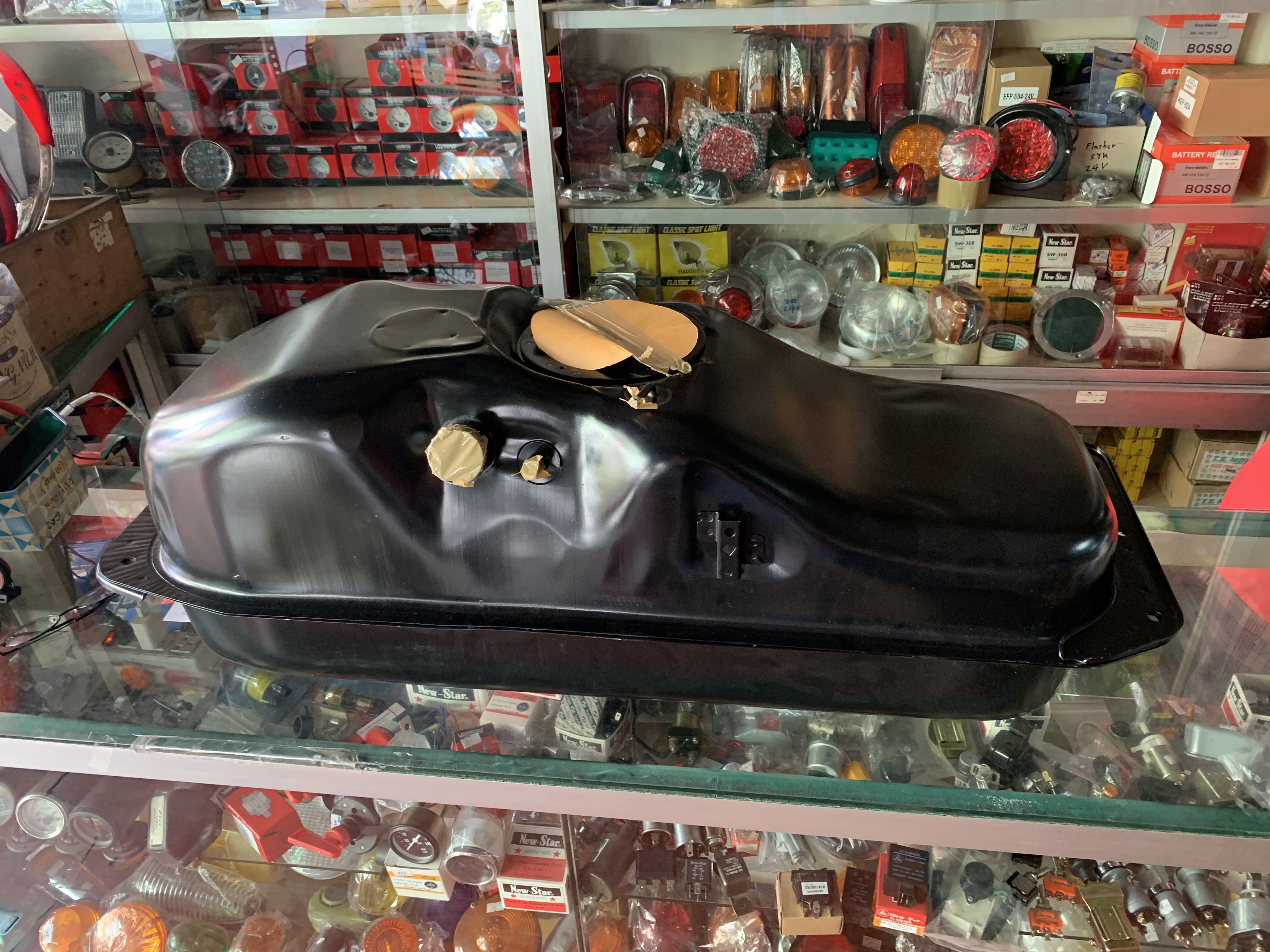 ถังน้ำมัน NISSAN BIG-M D21 BD25