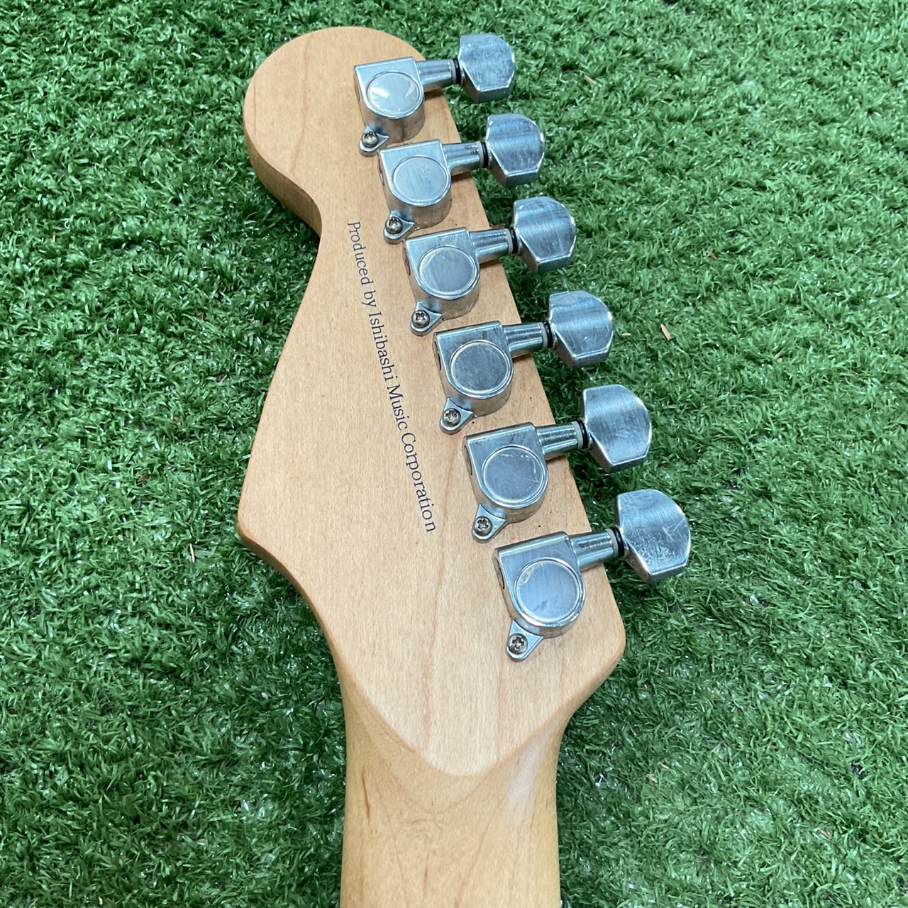 กีต้าร์ไฟฟ้า Mavis