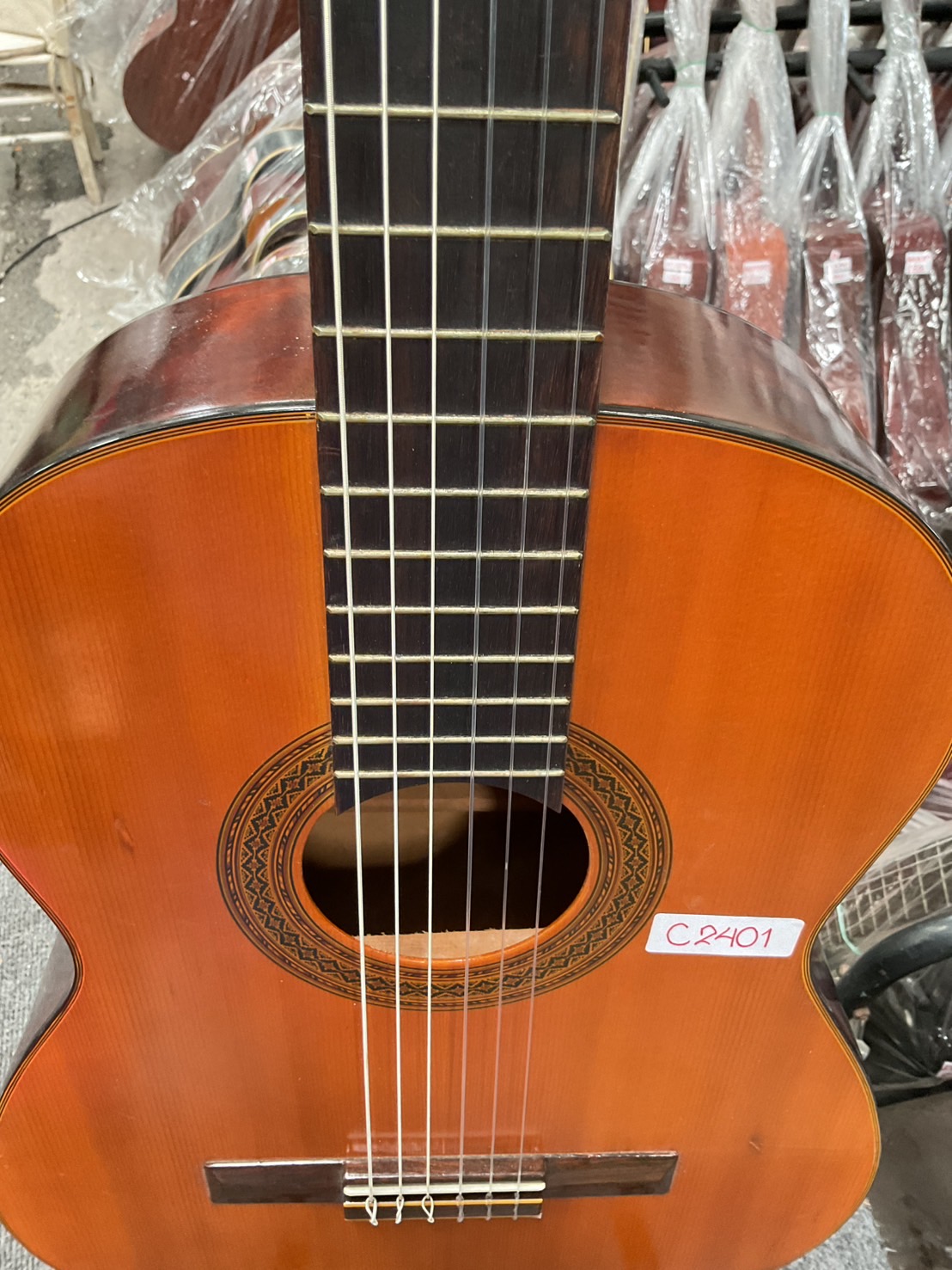 กีต้าร์คลาสสิค ZEN-ON GUT : No.70