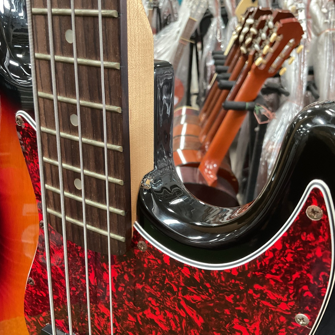 กีต้าร์เบส SELDER