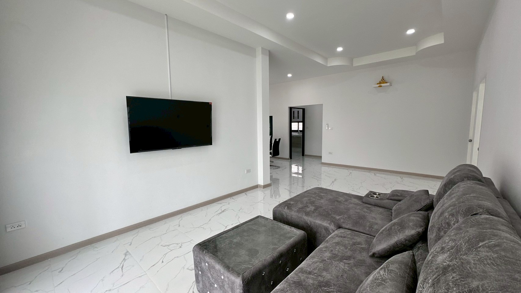 บ้านเช่าพัทยา หนองปลาไหล 3 ห้องนอน 3 ห้องน้ำ บ้านใหม่ ตกแต่งพร้อมอยู่ สวยมาก