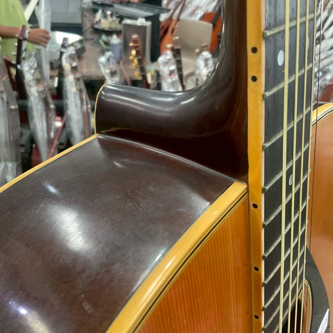 กีต้าร์โปร่ง YAMAHA : FG-201B