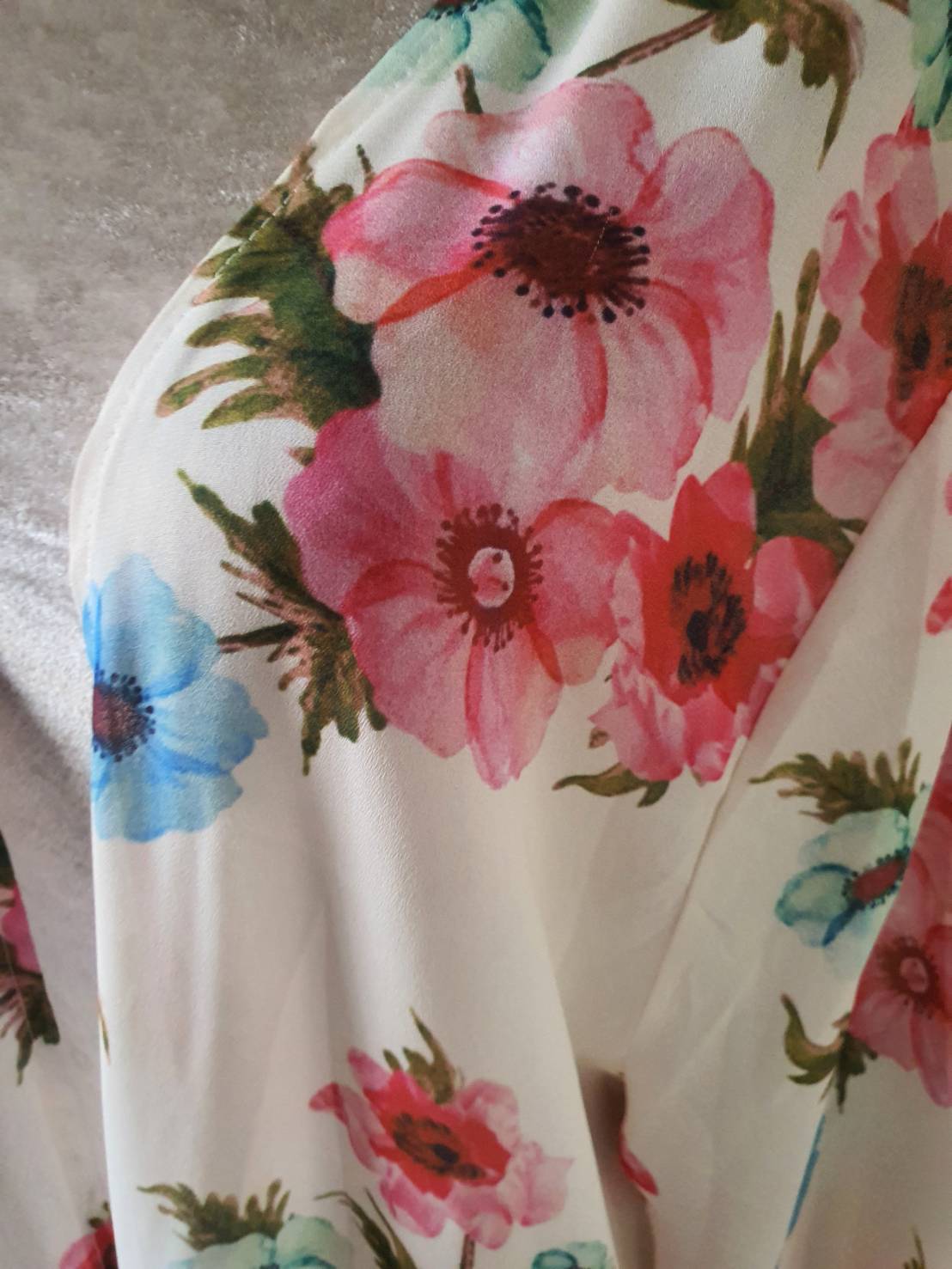 FF06081 เสื้อคลุมชีฟอง มือสอง สีครีม ลายดอกไม้ อก free