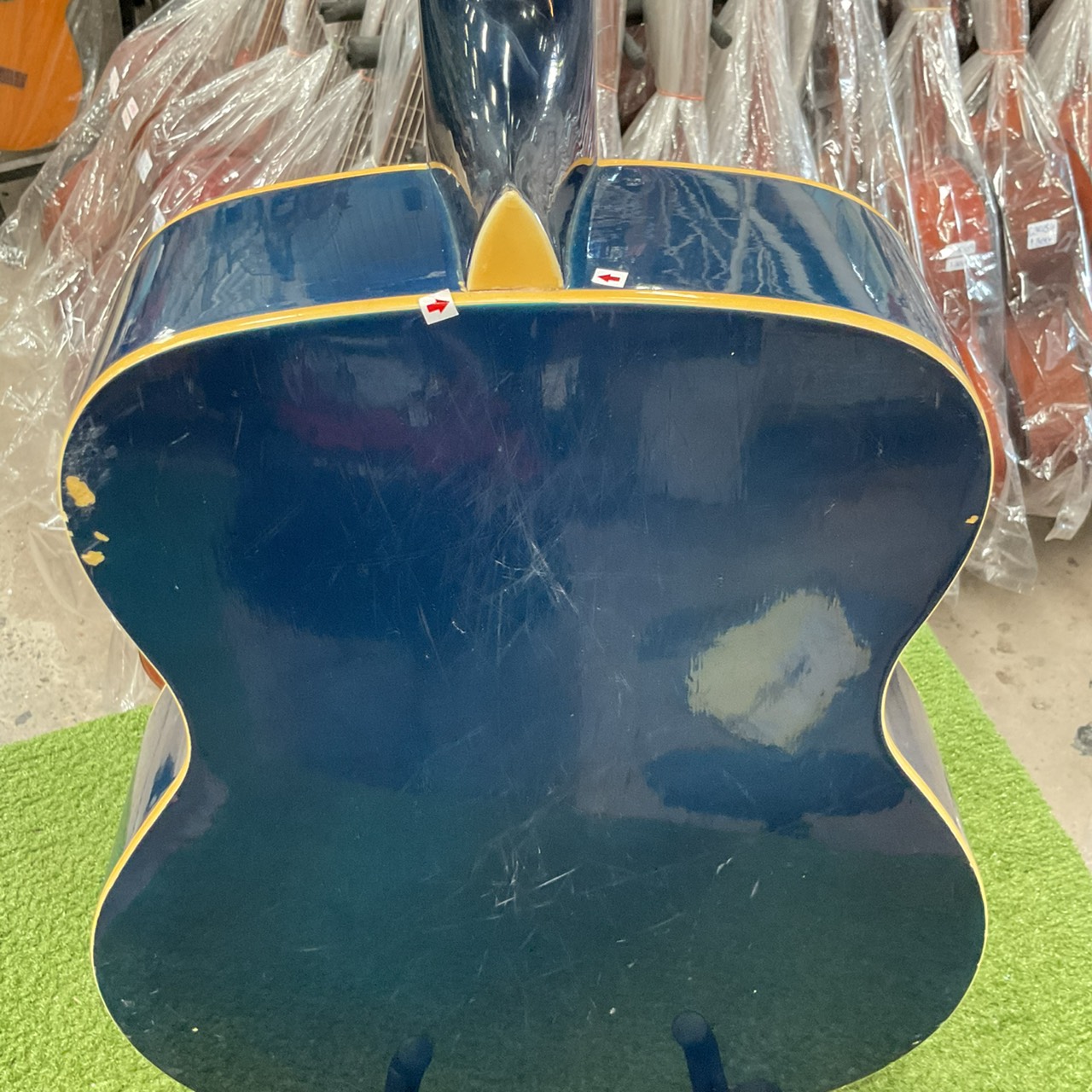 กีต้าร์โปร่ง Barclay