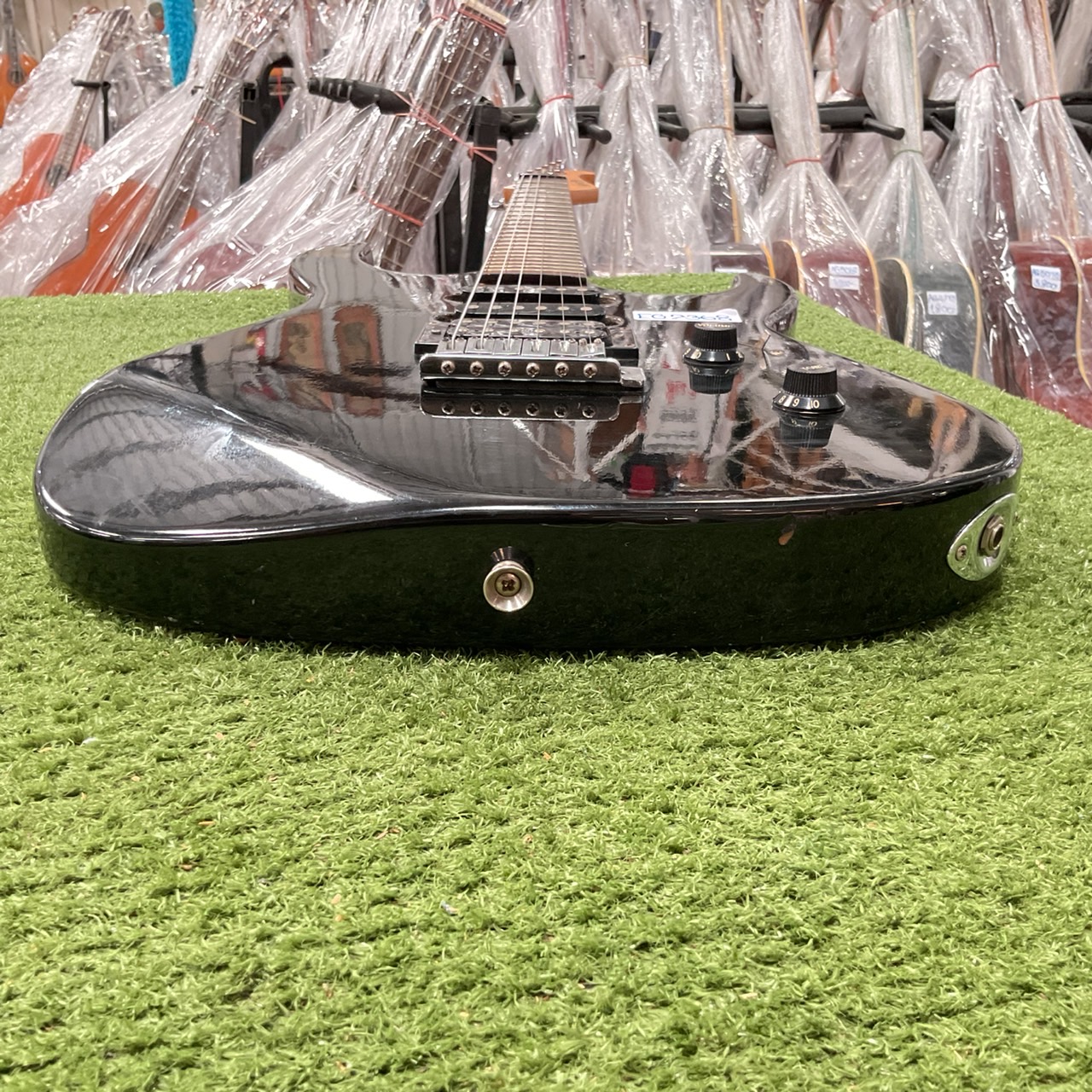 กีต้าร์ไฟฟ้า CHATTING BIRD