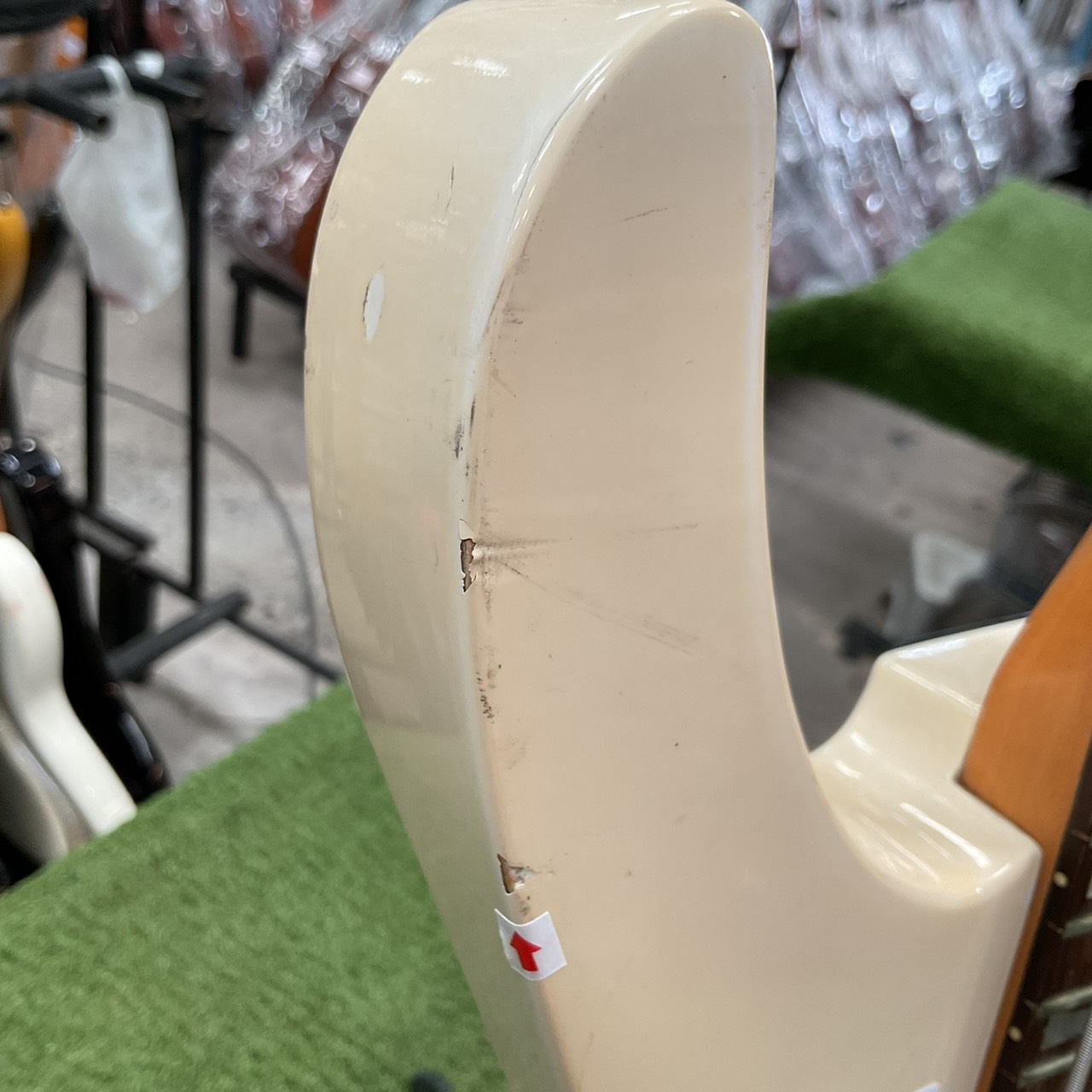 กีต้าร์เบส STRAINER : JS