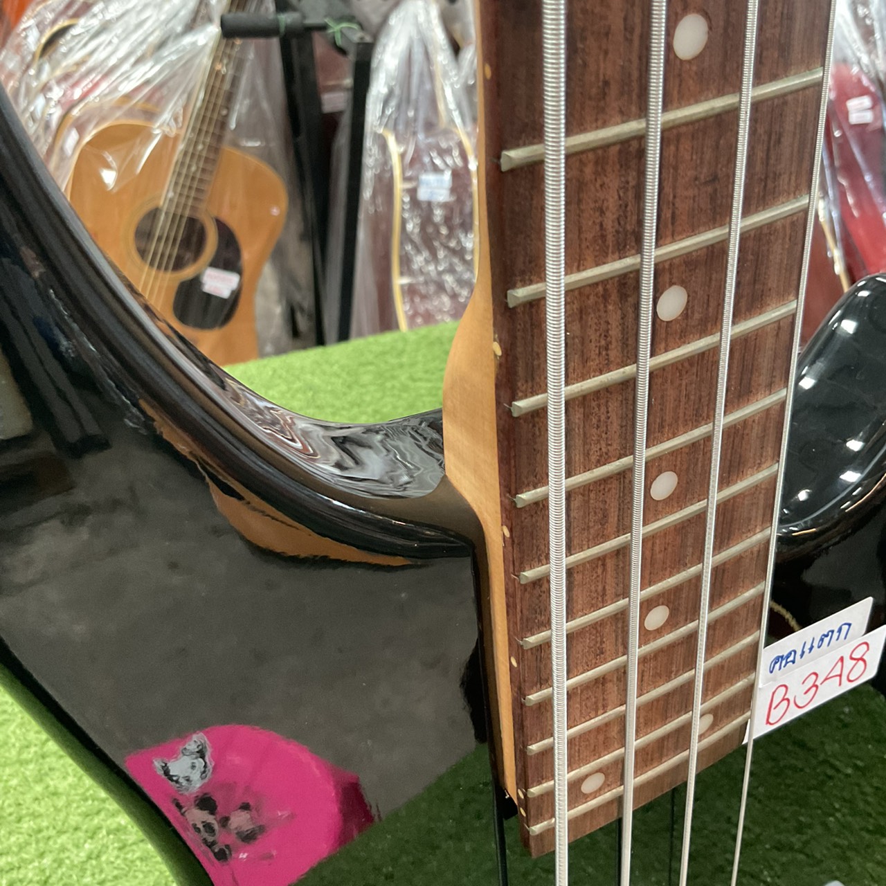 กีต้าร์เบส BUSKER'S