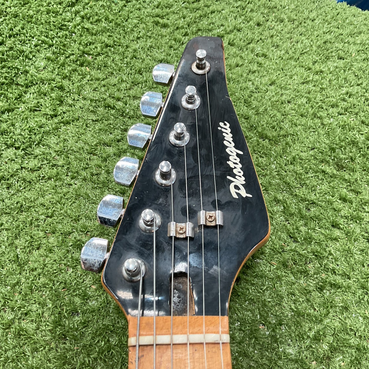 กีต้าร์ไฟฟ้า Photogenic