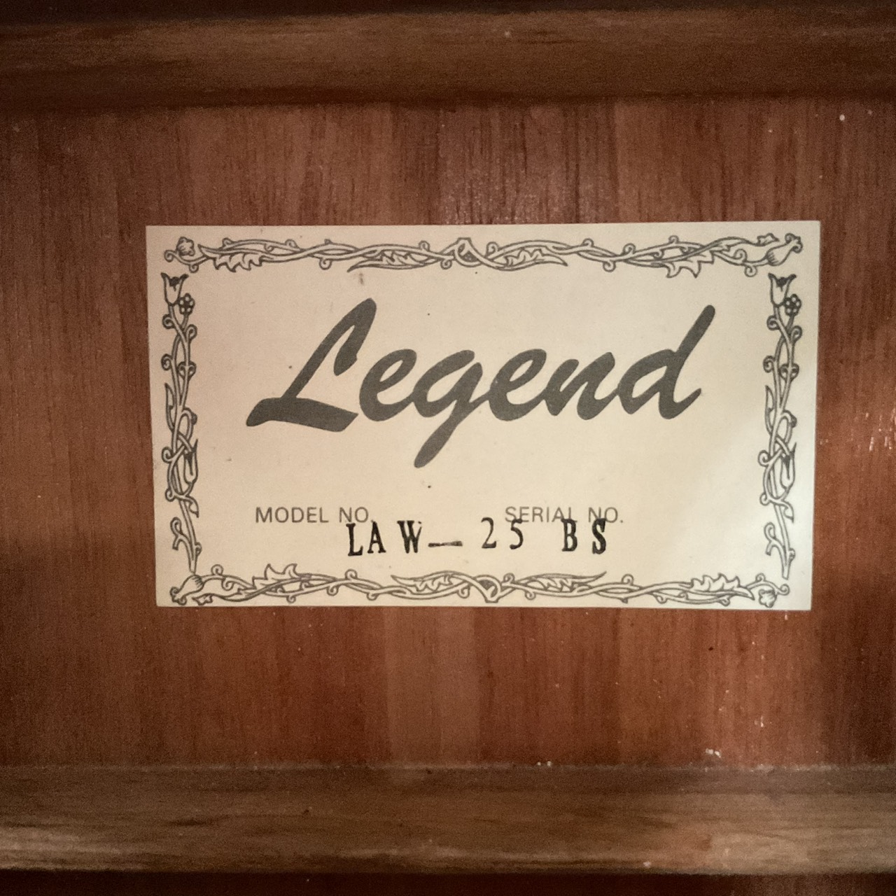 กีต้าร์โปร่ง Legend : LAW-25 BS