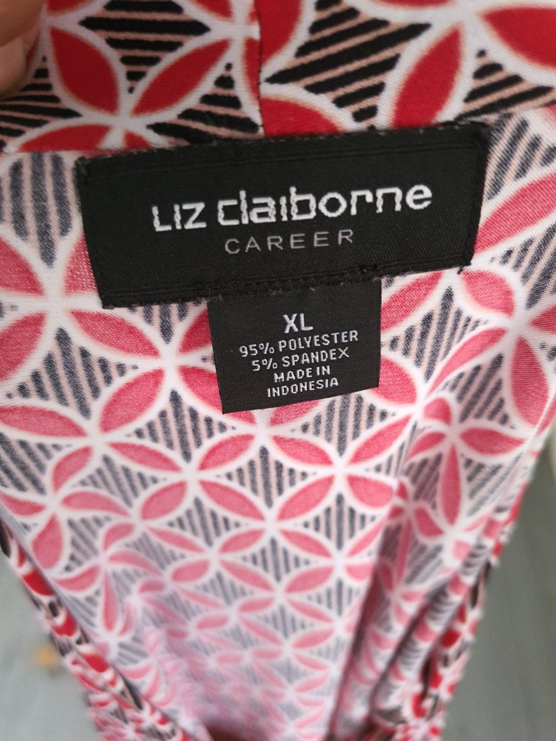 FF05643 เสื้อแฟชั่น แขนกุด สีแดง มือสอง แบรนด์ LIX CLAIBORNE อก 42-46 นิ้ว