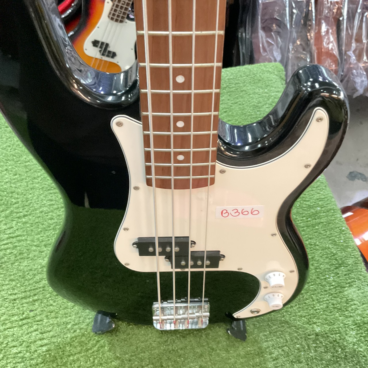 กีต้าร์เบส SELDER