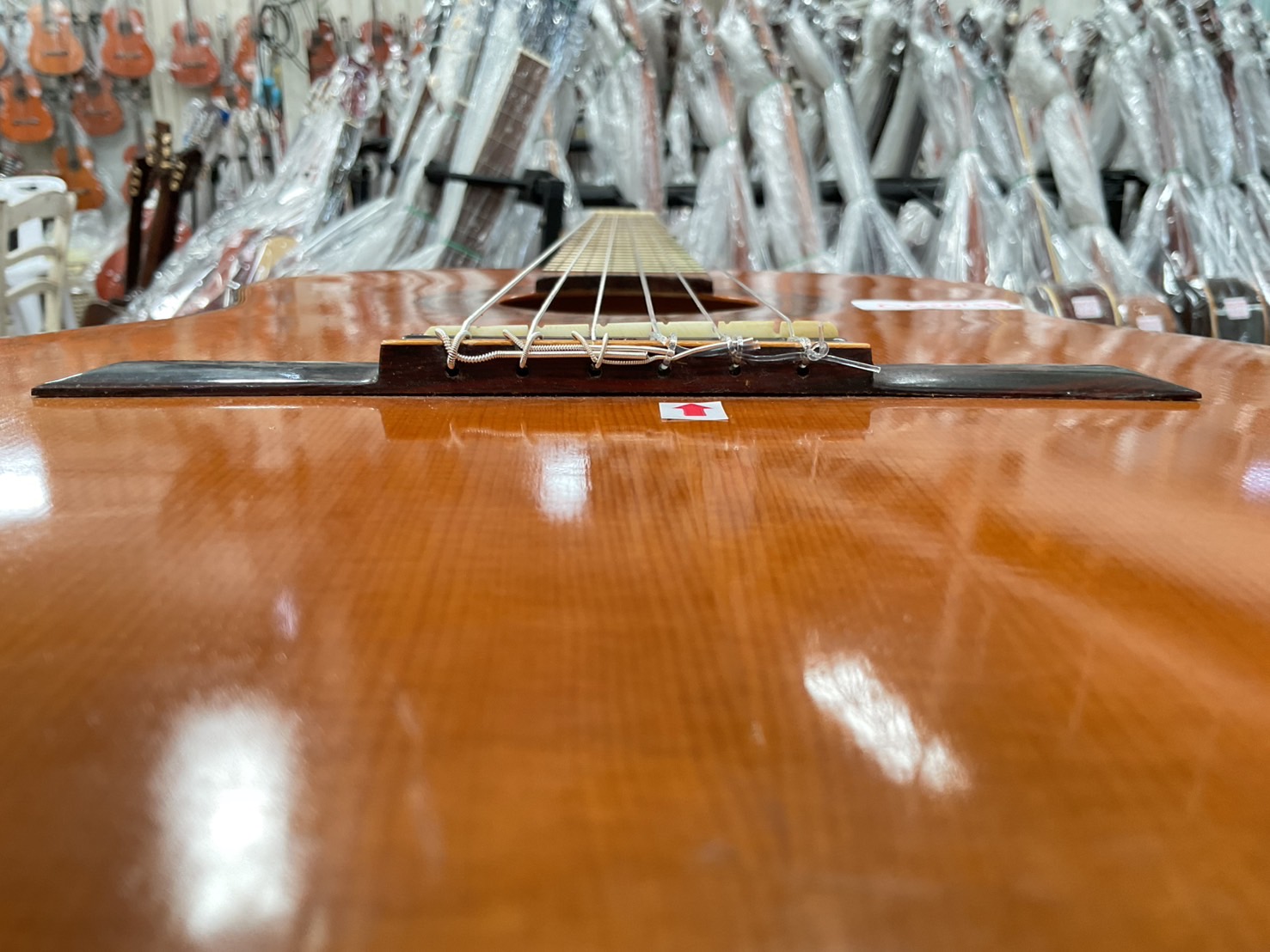 กีต้าร์คลาสสิค Abe Gut : 63E