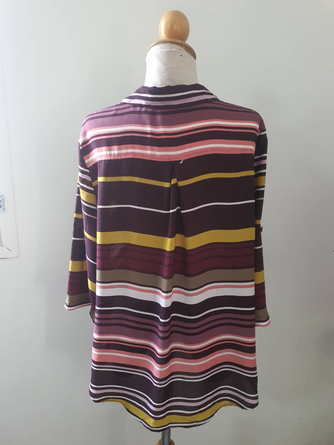 FF06432 เสื้อผ้ามือสอง ชีฟอง สีแดงเข้ม NEW YORK & COMPANY อก 44 นิ้ว