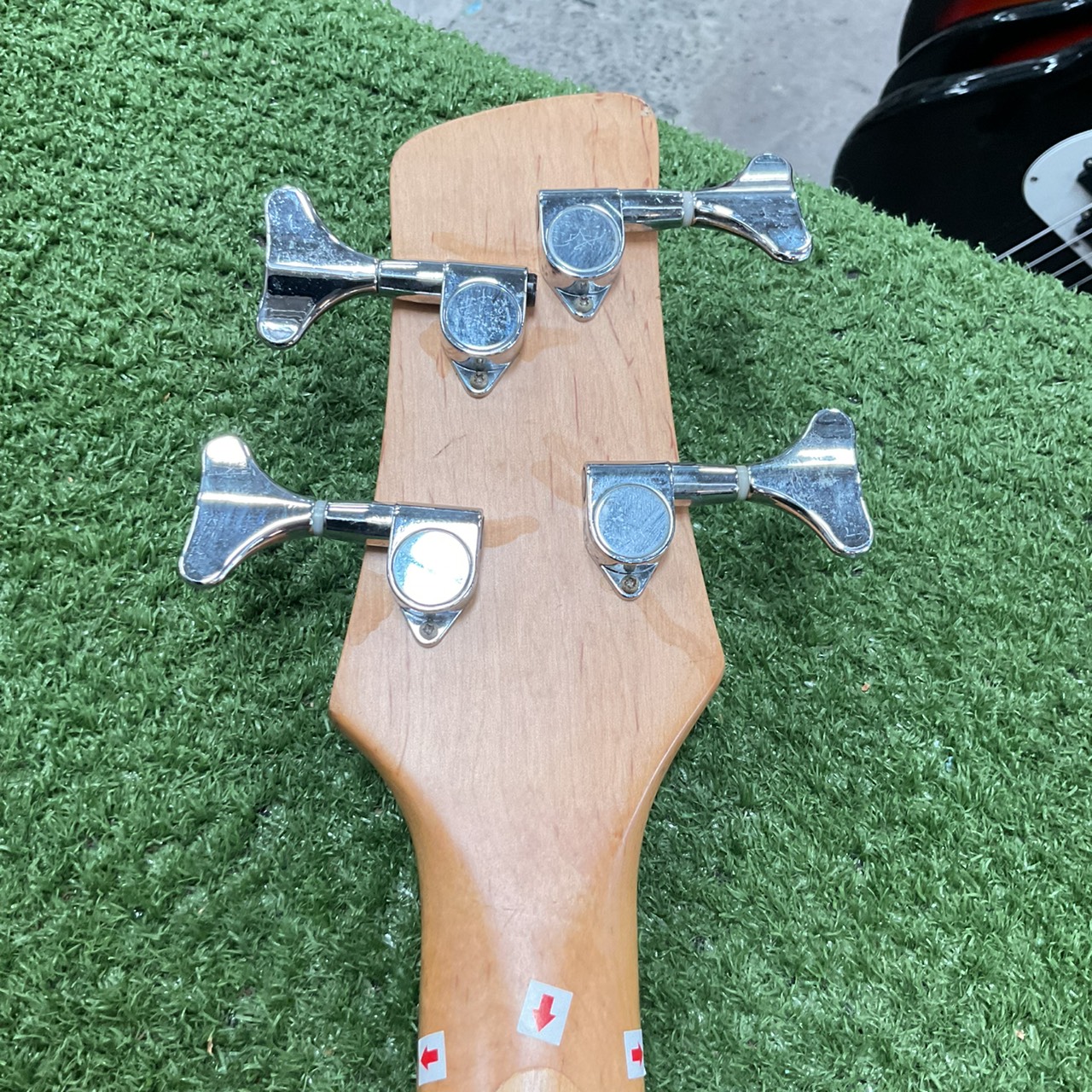 กีต้าร์เบส BUSKER'S