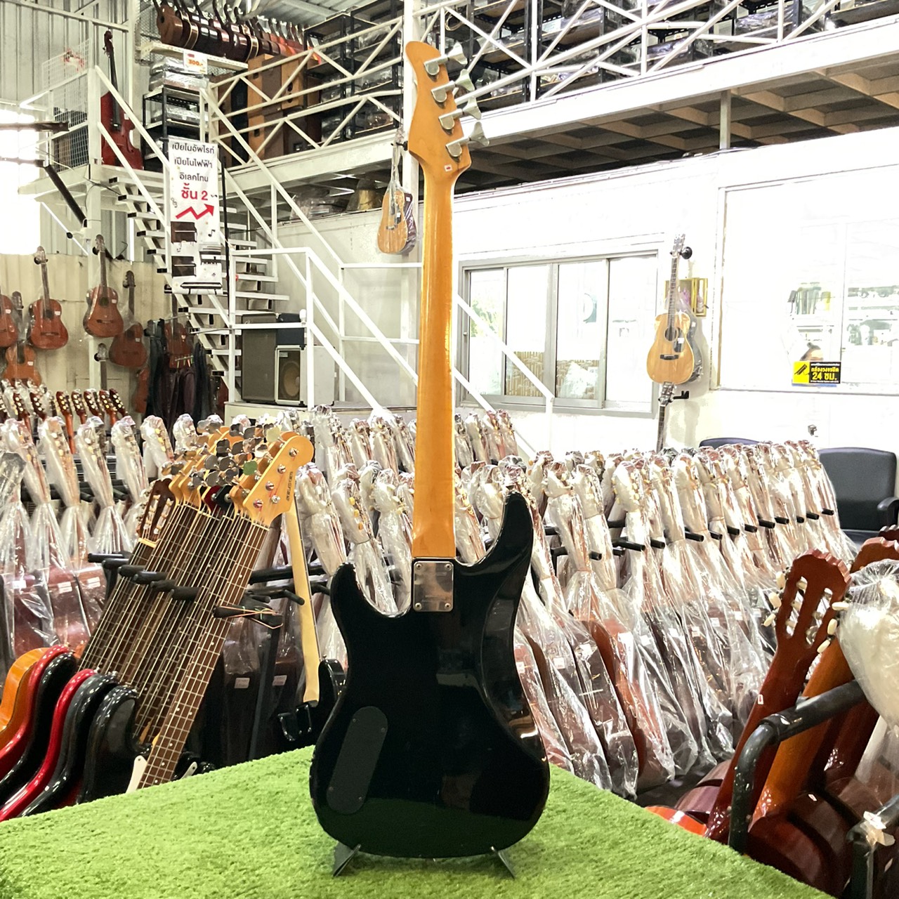 กีต้าร์เบส FERNANDES