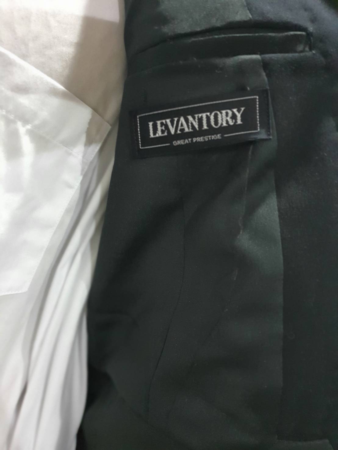 Suit0086 เสื้อสูททักซิโด้ สีดำ มือสอง LEVENTORY อก 36 นิ้ว