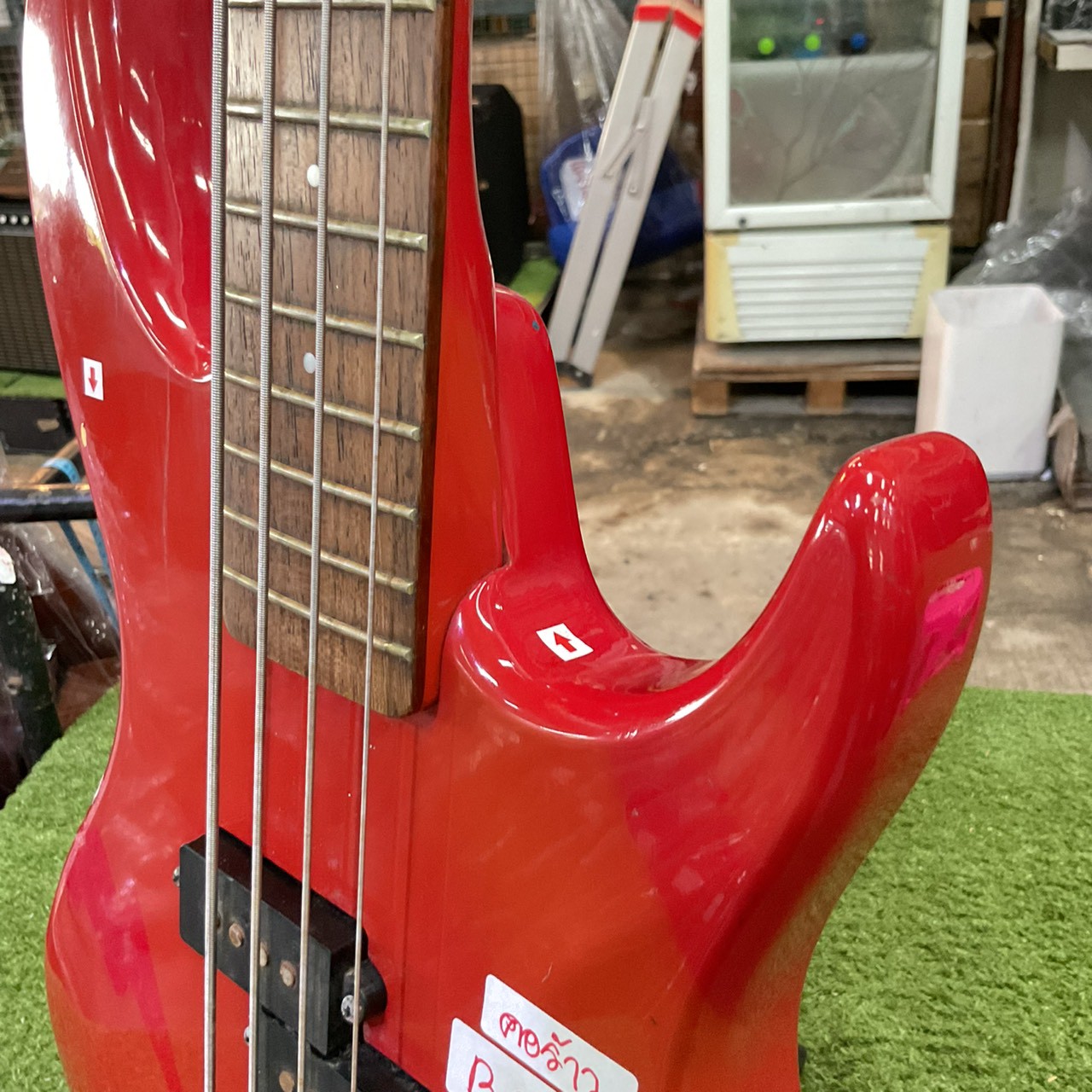 กีต้าร์เบส Aria Pro II : VANGUARD